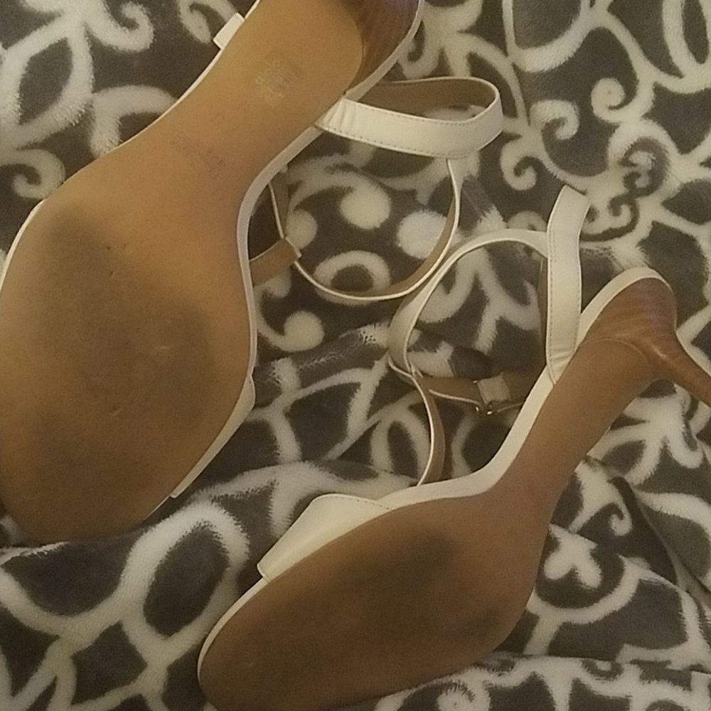 Coach Chalk starpy 7.5 B 3" heels - Picture 3 of 6